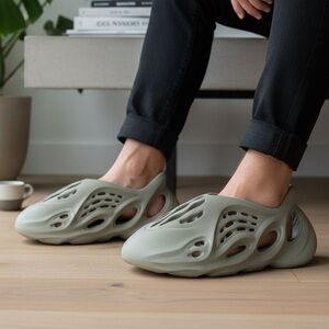 Adidas Yeezy Foam RNR